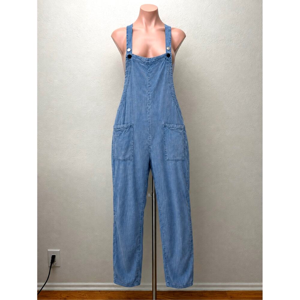 En Creme Light Medium Wash Straight Leg Patch Pocket Overalls Jumpsuit
